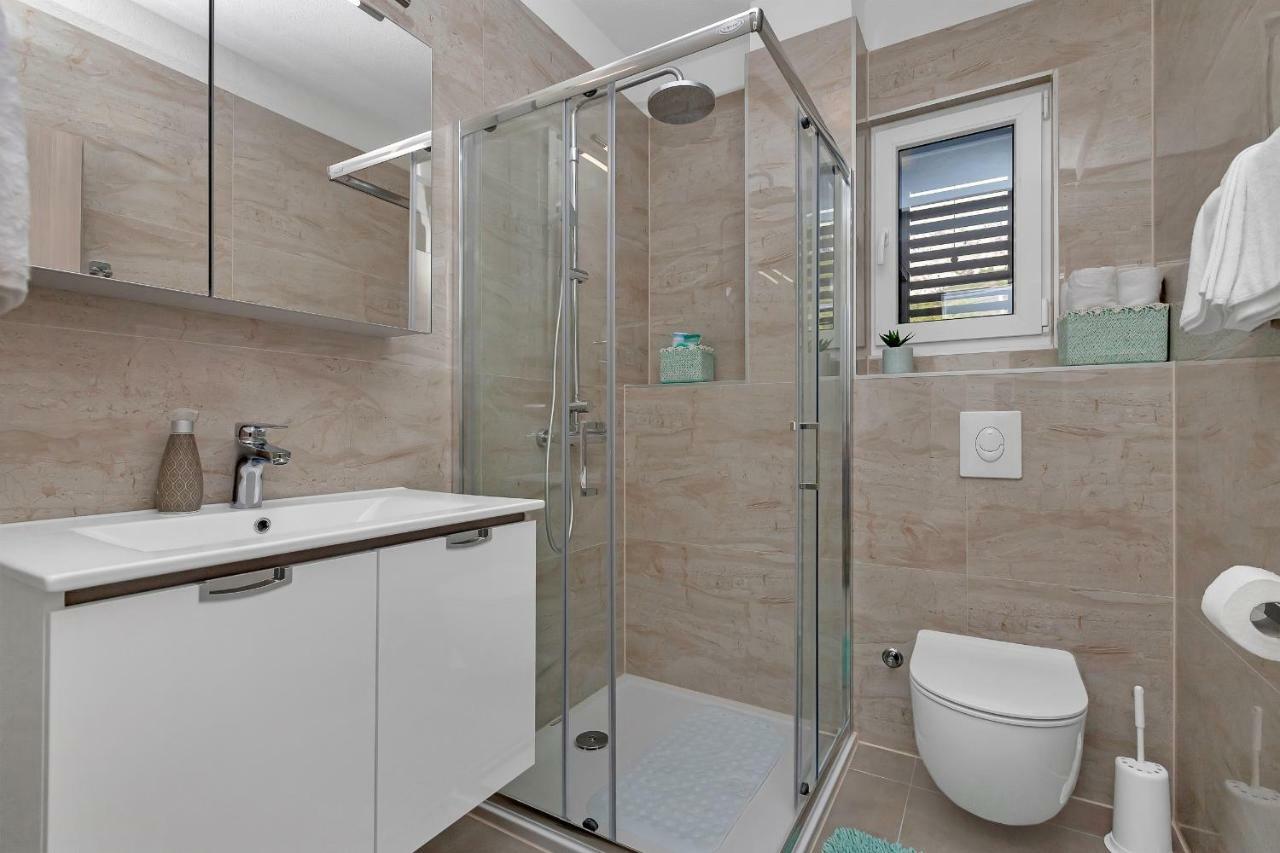 Apartment Amari Seaview มาคาร์สกา ภายนอก รูปภาพ